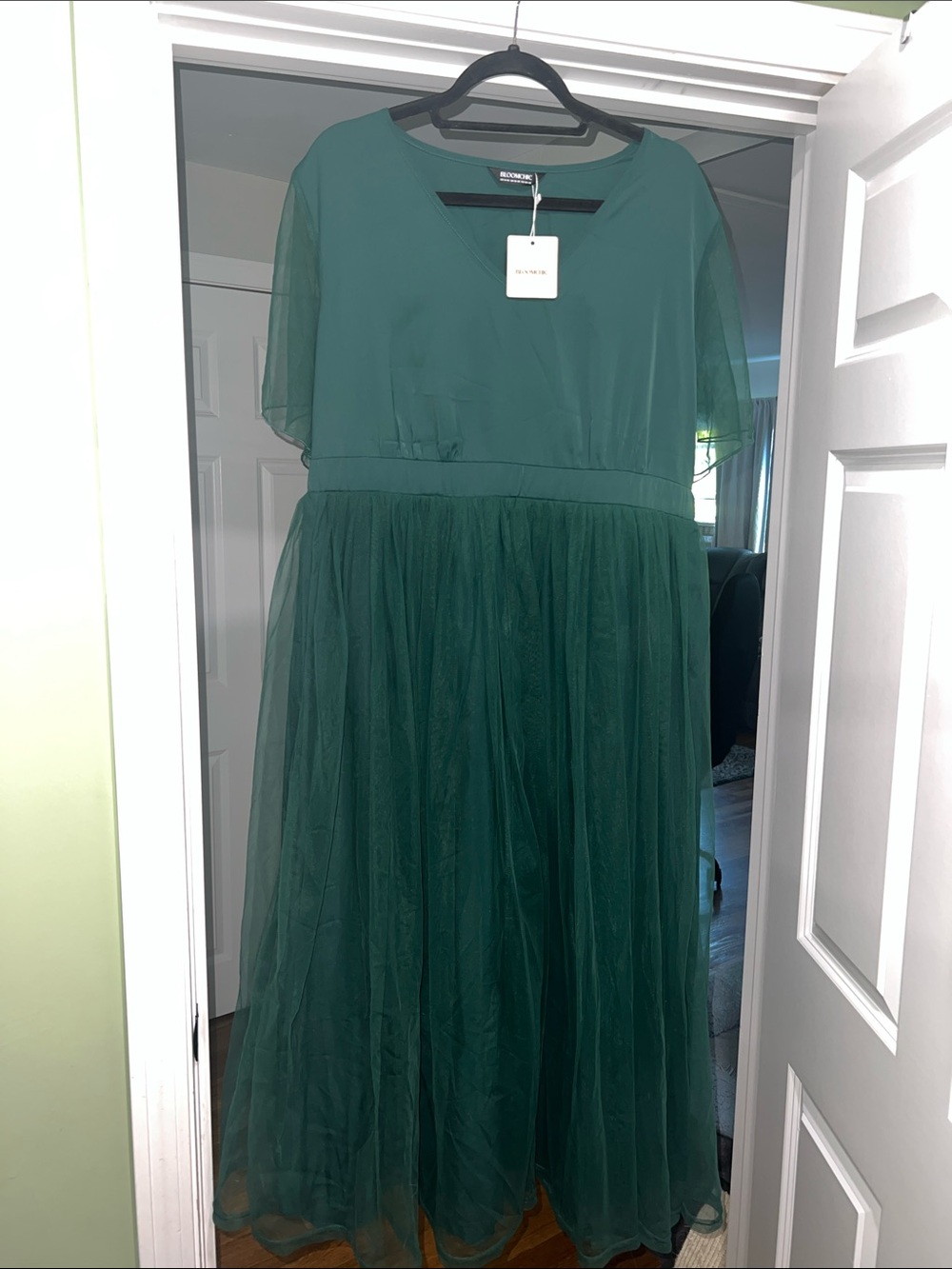 BloomChic emerald green V-Neck Dress